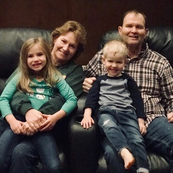 Meet your Posher, Kay - Picture 1 of 2